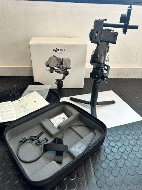 DJI RS 4 Combo - Stabilisateur de cardan à 3 axes, TV, Hi-fi & Vidéo, Enlèvement ou Envoi, Stabilisation sur 3 axes, DJI, Comme neuf