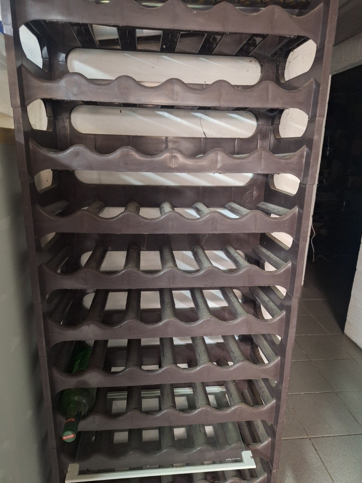 13 Porte bouteille de 6 bouteilles en plastique, Enlèvement