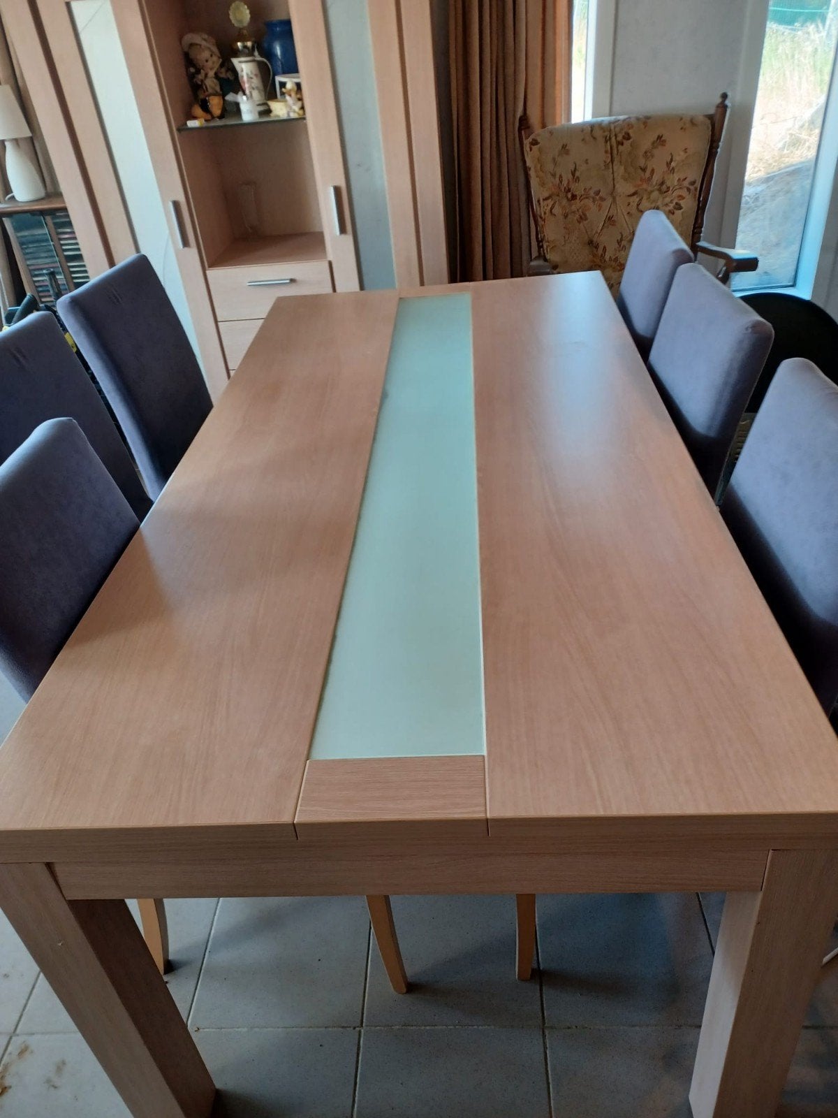 armoire avec table et chaises, Enlèvement