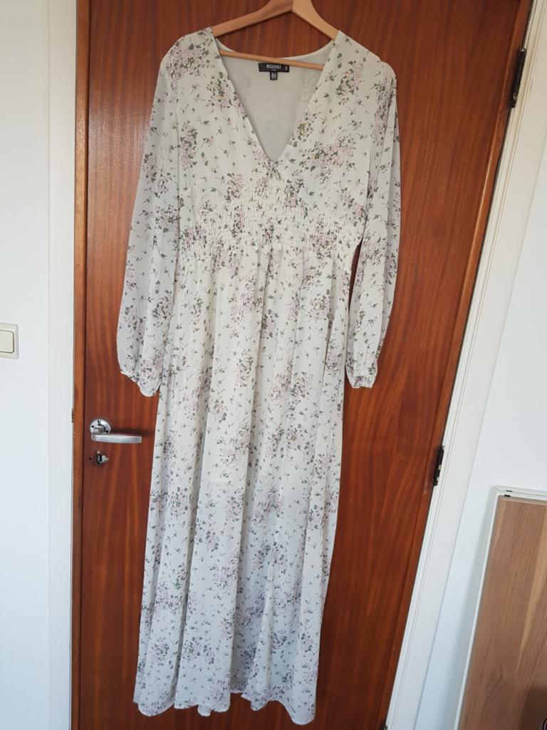 Robe fleurie comme neuve, Kleding | Dames, Jumpsuits