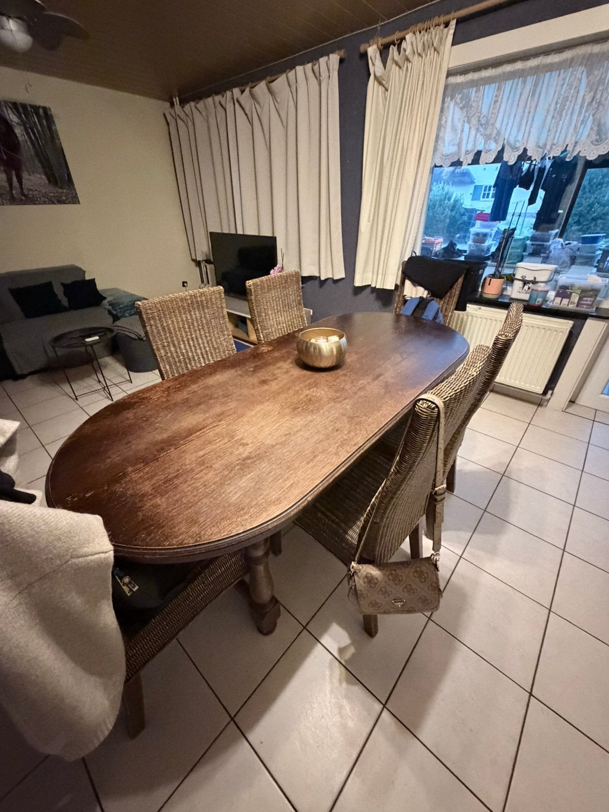 Tafel met 6 rieten stoelen en tv kast, Ophalen