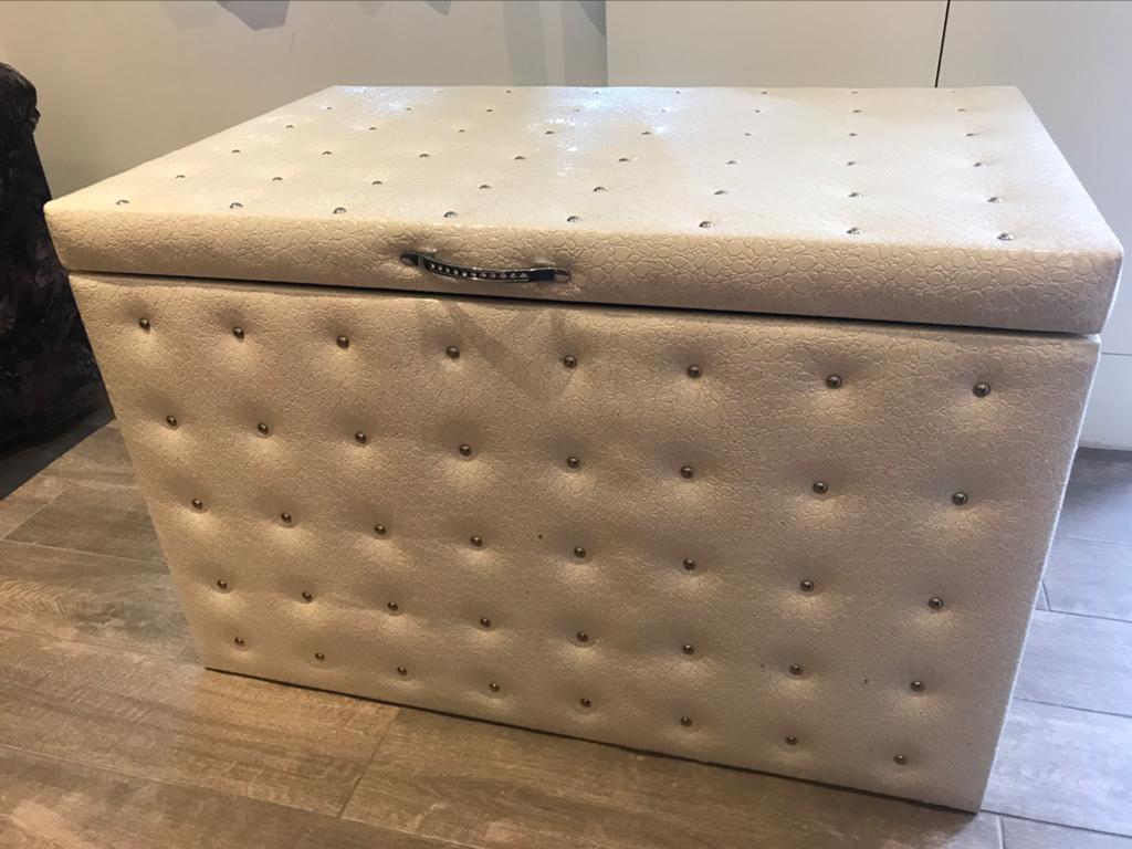ZEER MOOİE SPECİAAL GEMAAKTE KİST VOOR SLAAPKAMER ENZ, 50 tot 100 cm, 50 tot 75 cm, Ophalen of Verzenden, Zo goed als nieuw