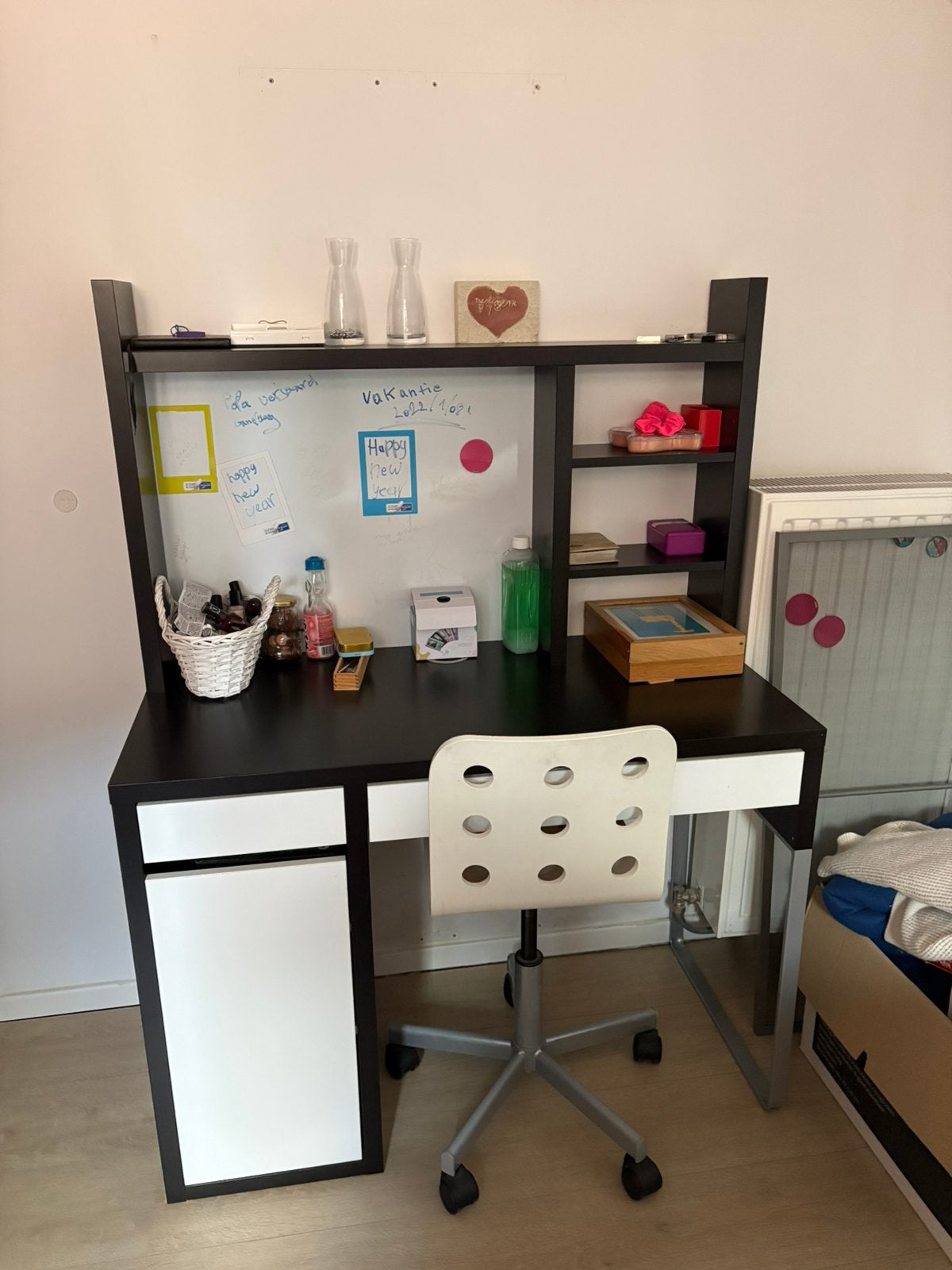Ikea kinderbureau met stoel en magneetbord, Maison & Meubles, 50 cm, Autres matériaux, Utilisé, IKEA