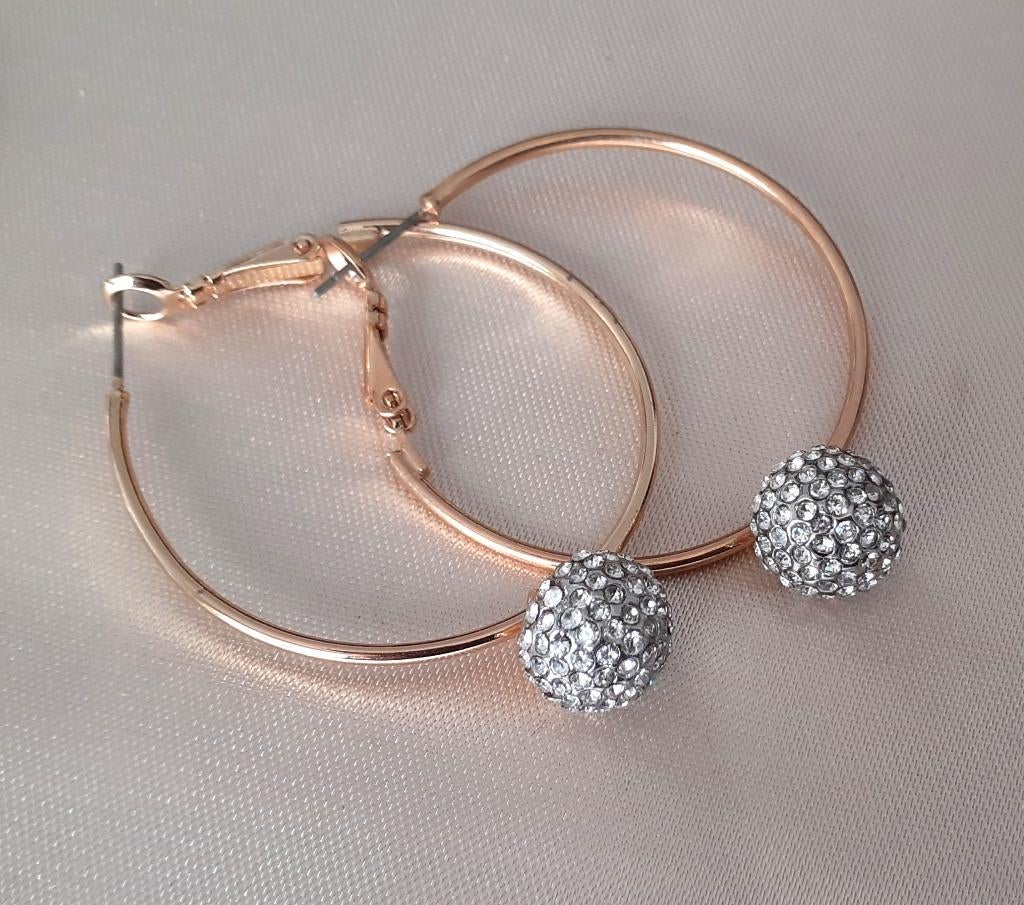 oorringen goud met strass bal Lovisa, Handtassen en Accessoires, Oorbellen, Hangers, Nieuw, Ophalen of Verzenden, Glas