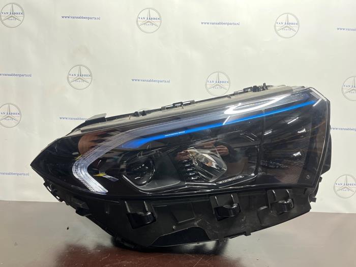 Koplamp rechts van een Mercedes EQA, Auto-onderdelen, Verlichting, Mercedes-Benz, Gebruikt, 3 maanden garantie