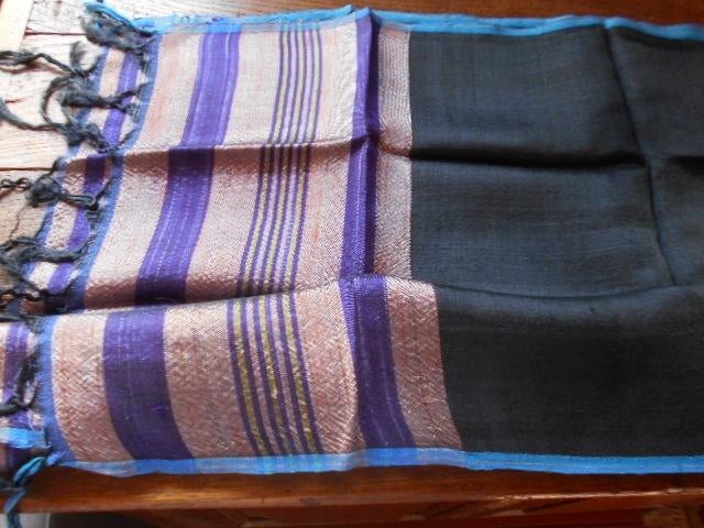 tissu ethnique, textile neuf, panier et livre, Enlèvement ou Envoi, Neuf, Écharpe