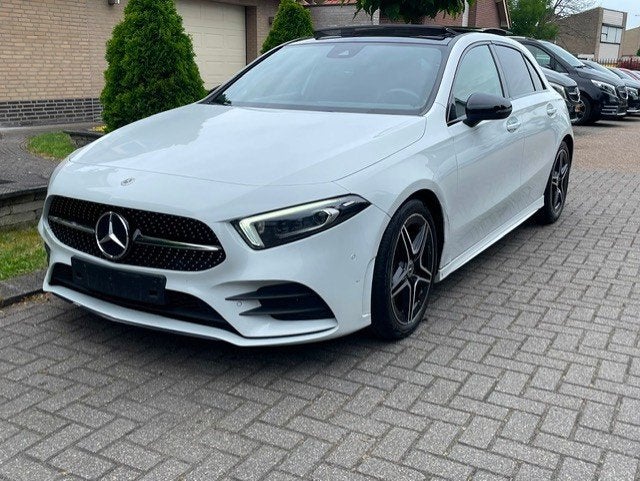 Mercedes-Benz A-Klasse 180 AMG LINE PANO NAVI CAMERA NIGHT L, Autos, Mercedes-Benz, 100 kW, Achat, 136 ch, 5 portes