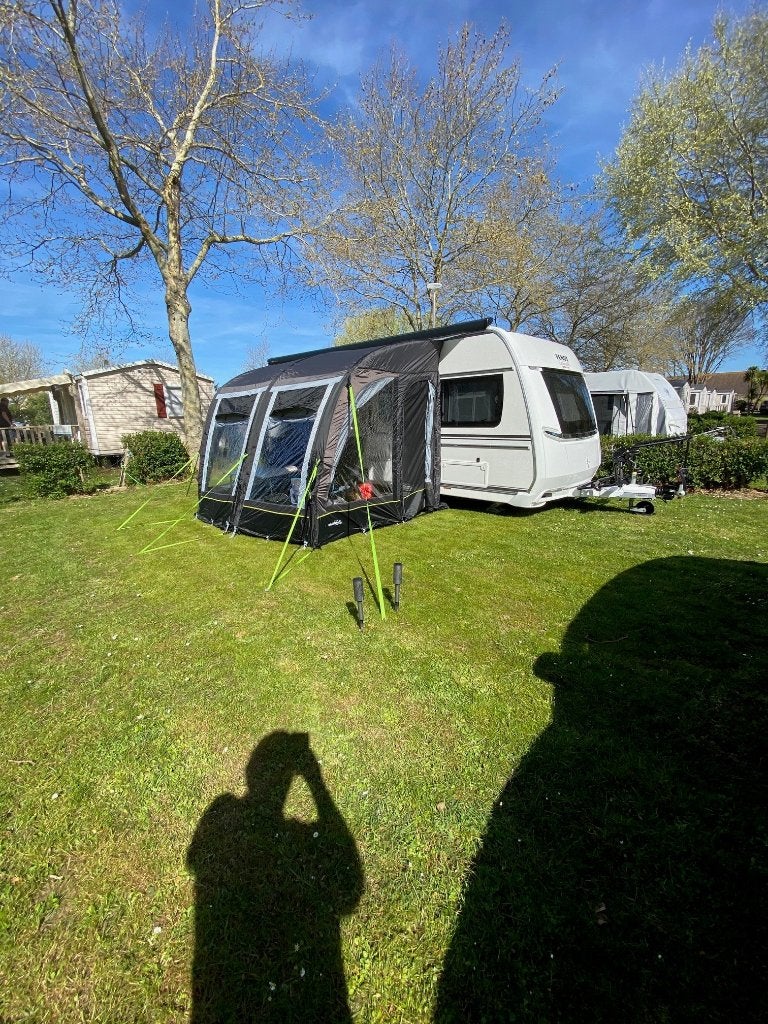 Opblaasbare luifel voor caravans of campers, Ophalen, Zo goed als nieuw