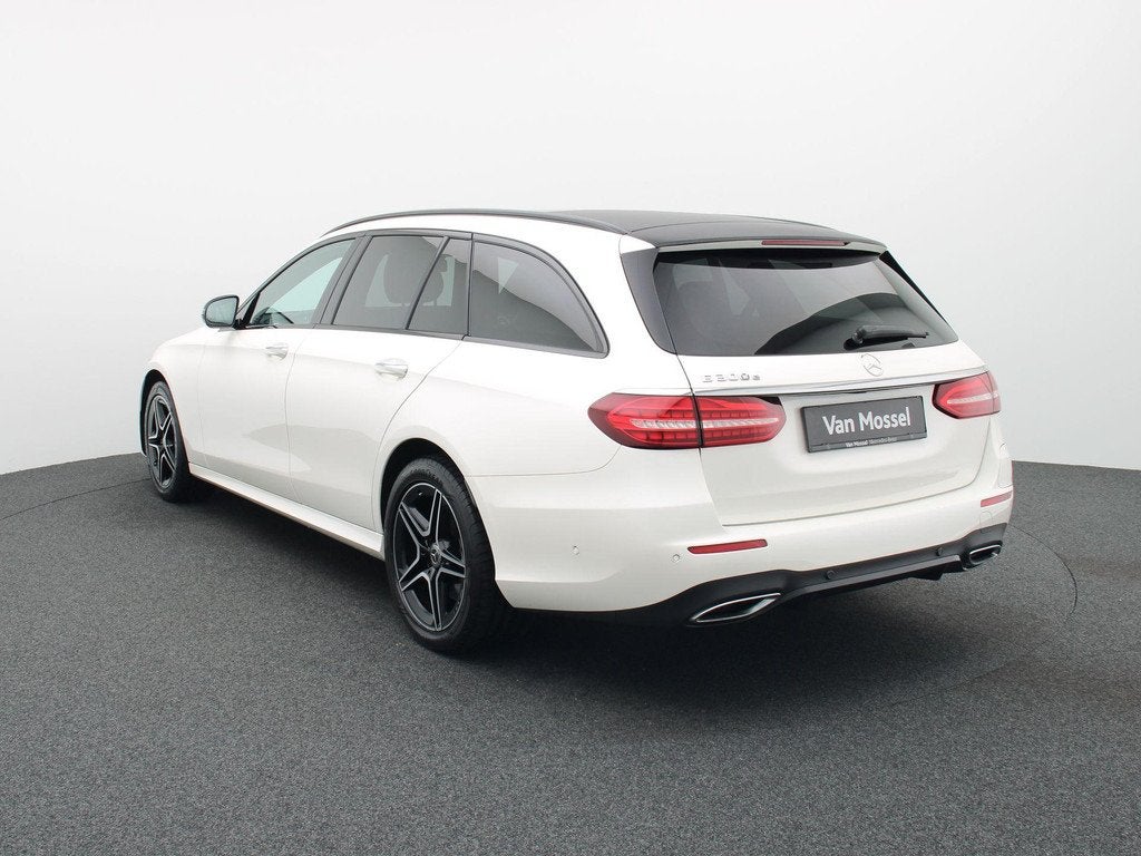 Mercedes-Benz E 300 e Estate AMG LINE + LEDER + PANO DAK + B, Auto's, Mercedes-Benz, Automaat, Gebruikt, 4 cilinders, 1960 kg