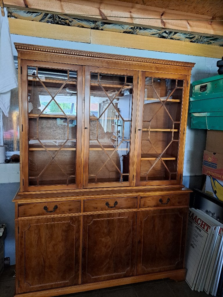 Antiek kast, Ophalen