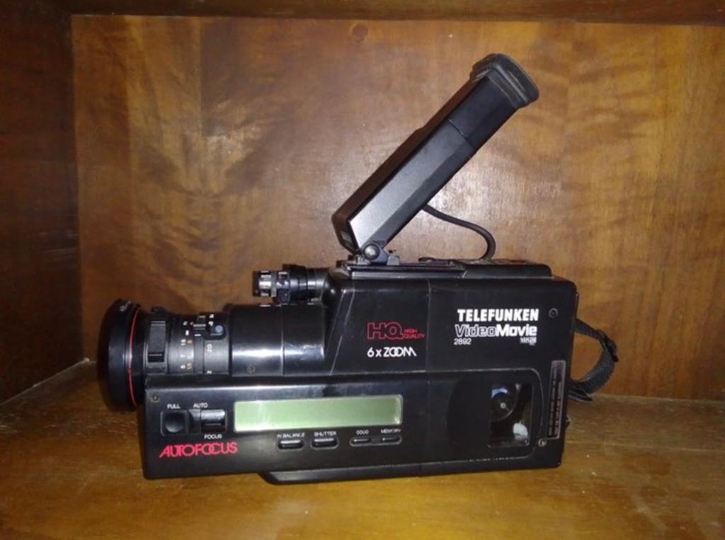 Telefunken 2892 VHS-c video camera, Audio, Tv en Foto, Videocamera's Analoog, Camera, Ophalen of Verzenden