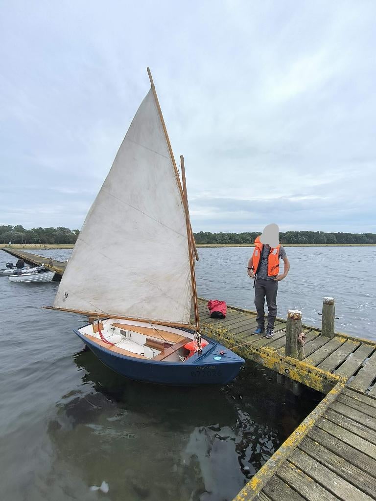 Zeilbootje met trailer, zeil & elektrische fluistermotor, Sports nautiques & Bateaux, Voiliers ouverts, Composite, Foc, Enlèvement