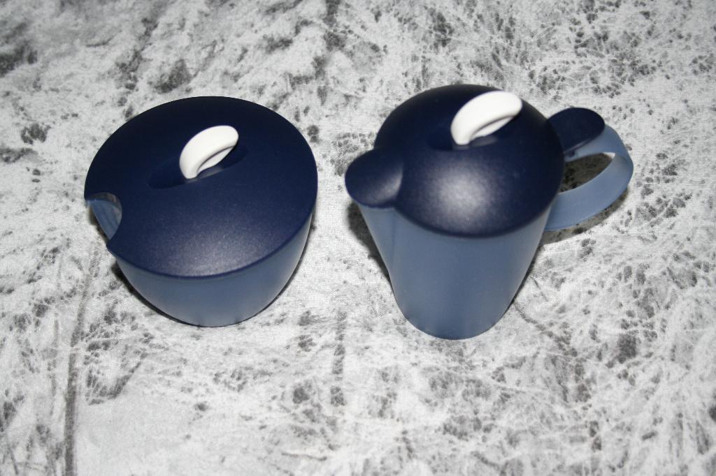 tupperware set melk en suikerpotje, Ophalen of Verzenden, Zo goed als nieuw, Blauw, Beker of Kan