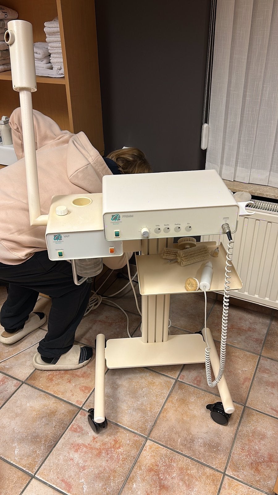 Vapo met ozon en borstel apparaat voor diepere peeling, Ophalen, Gebruikt, Verzorging