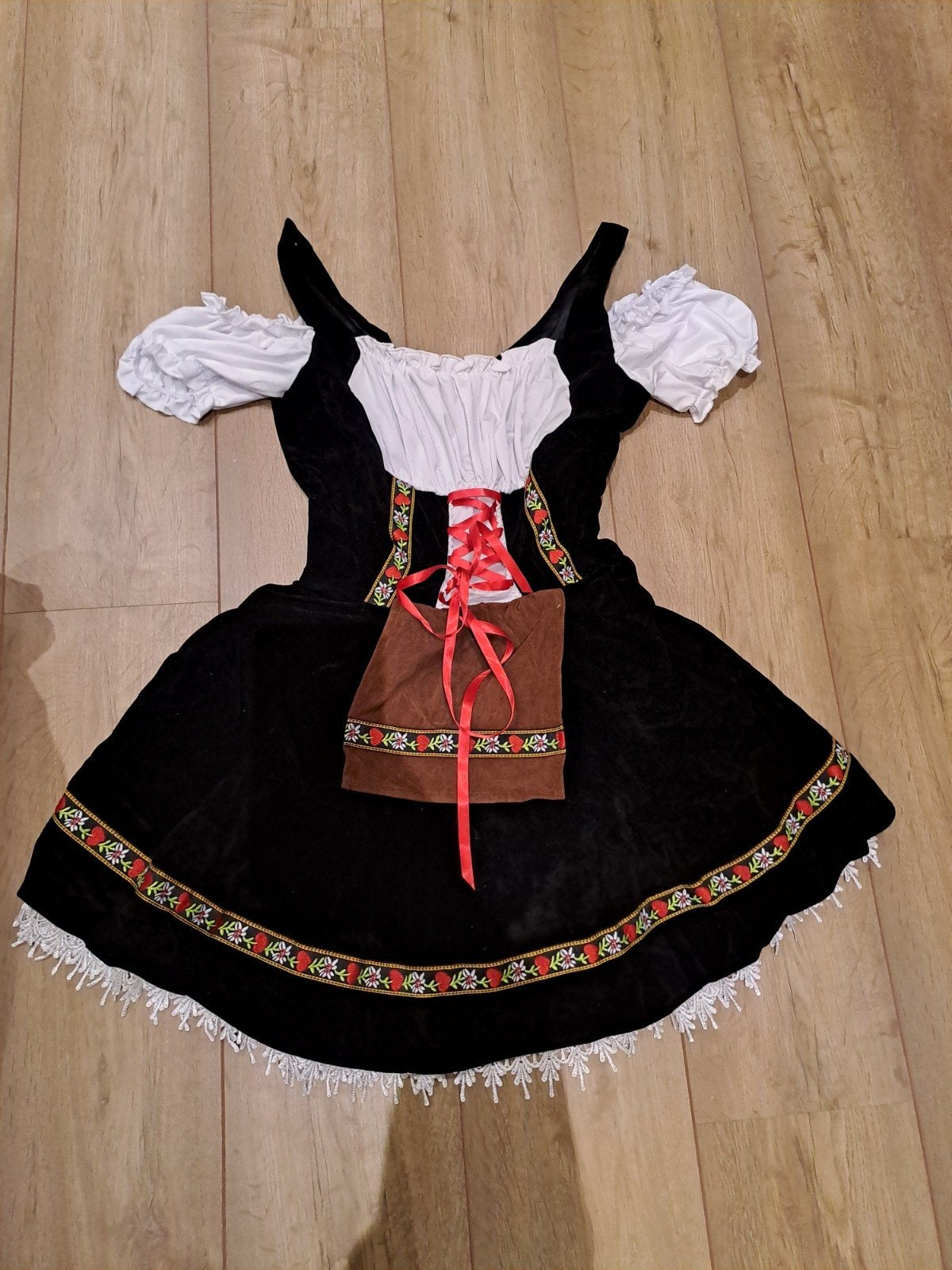 Dirndl maat M. Nieuw!, Ophalen of Verzenden, Nieuw, Maat 38/40 (M), Overige typen