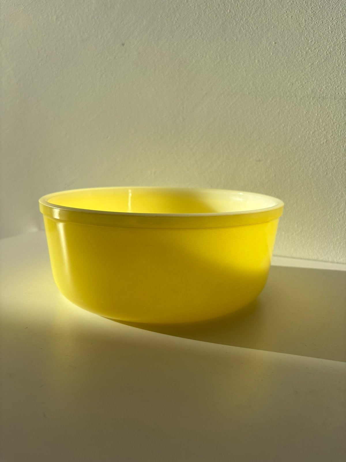 Vintage lichtgele sla- of mengkom,  Arcopal, editie Pastel, Ophalen, Zo goed als nieuw, Glas