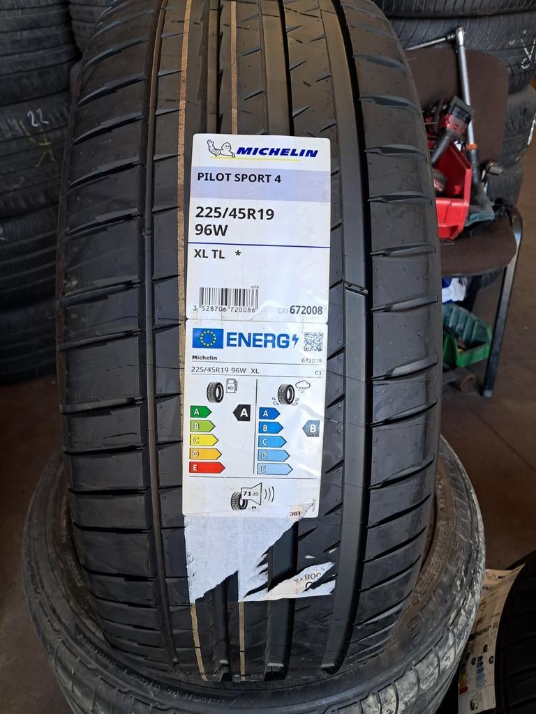 2254519 225/45/19 225/45r19 nouveau Michelin PILOT SPORT pou, Enlèvement, BMW