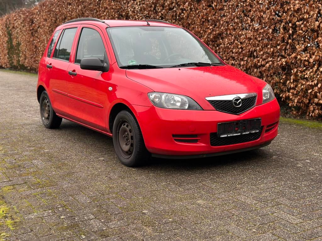 Mazda 2 1.25 essence 140ooo km airco éventuellement ct ok, Autos, Rouge, Entreprise, Boîte manuelle, 5 portes