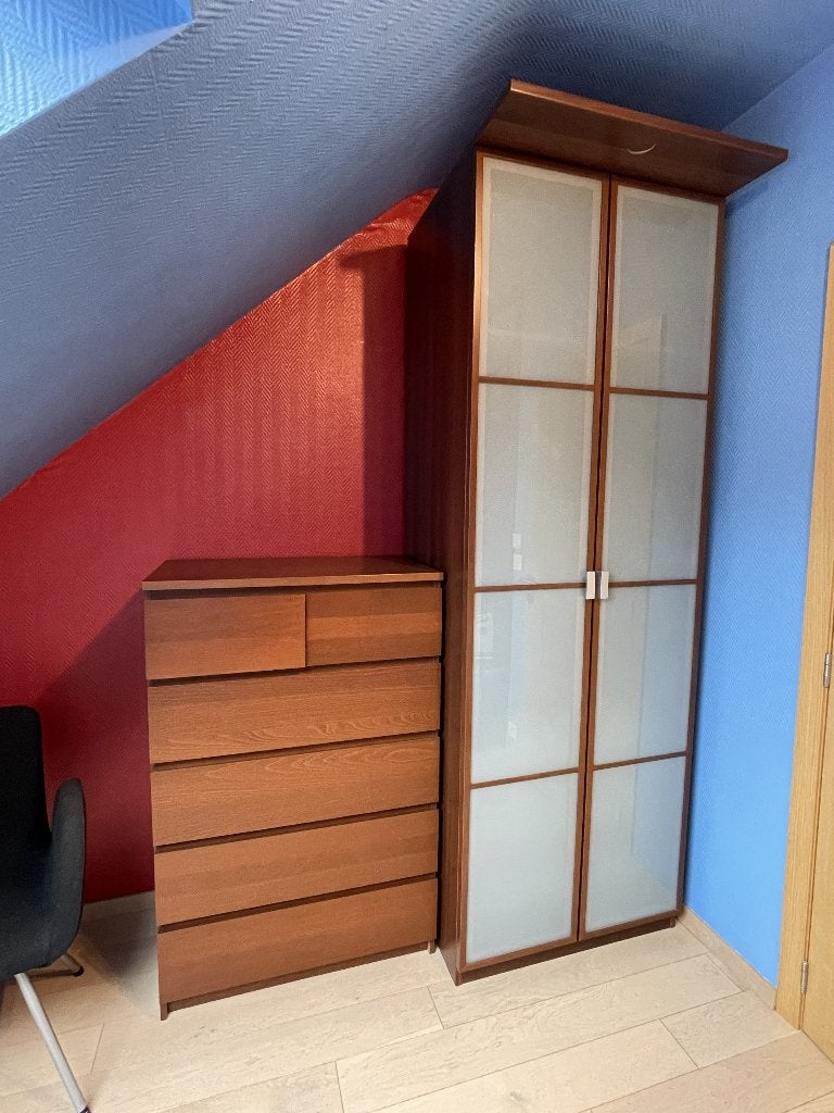 ARMOIRE ET COMMODE IKEA, Moins de 150 cm, Comme neuf, Enlèvement, Avec tiroir(s)