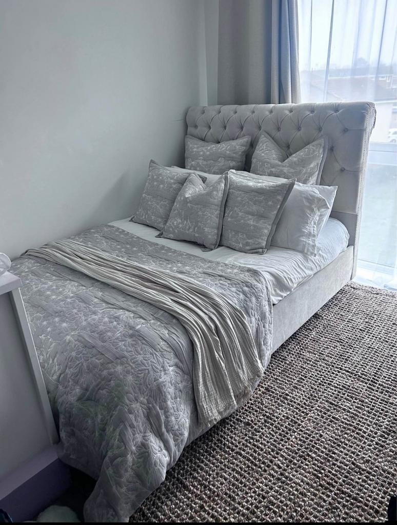 Lit neuf moderne avec sommier à lattes – Confort et qualité, Enlèvement ou Envoi, Neuf