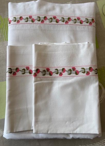 Draps et taies d'oreiller pour 1 et 2 personnes, Maison & Meubles, Autres dimensions, Comme neuf, Enlèvement, Autres types
