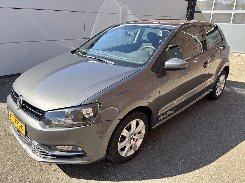 Volkswagen Polo 1.0 2015, Auto's, Volkswagen, Voorwielaandrijving, 4 zetels, Stof, 99 g/km