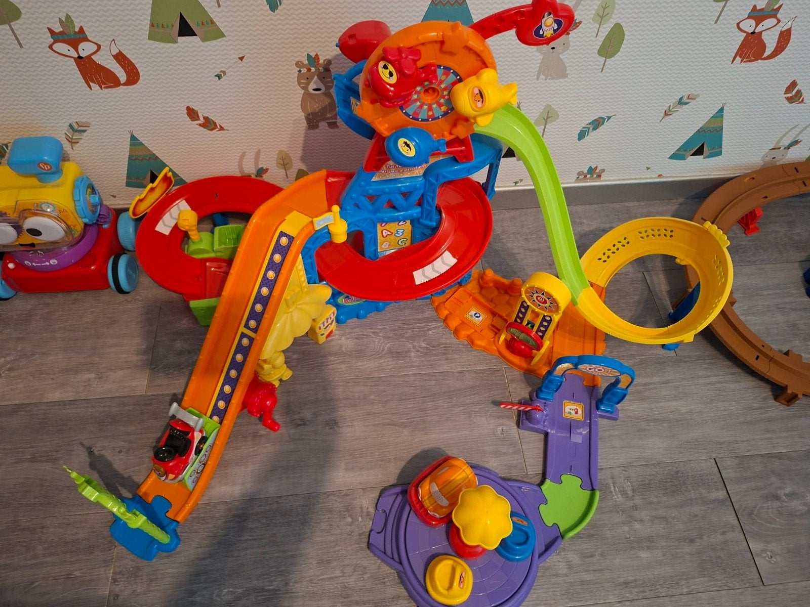 Tut Tut Bolides - Maxi Parc d’Attraction, Enfants & Bébés, Jouets | Vtech, Enlèvement, Comme neuf