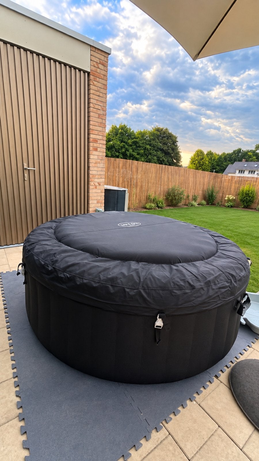 Jacuzzi, Enlèvement, Comme neuf