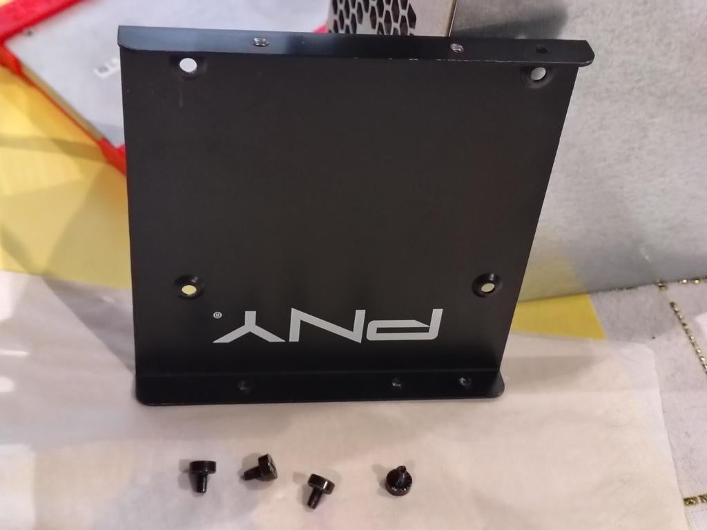 Baie de montage pour ssd interne - 3,5" >> 2,5" - PNY occas.