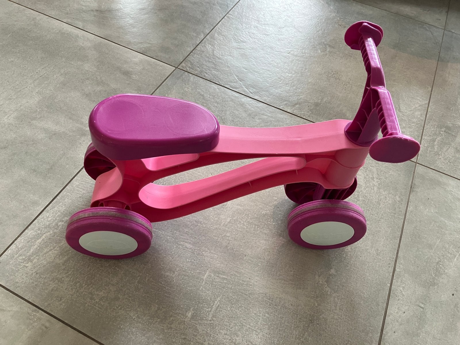 Roze loopfiets, Ophalen, Zo goed als nieuw, Loopfiets