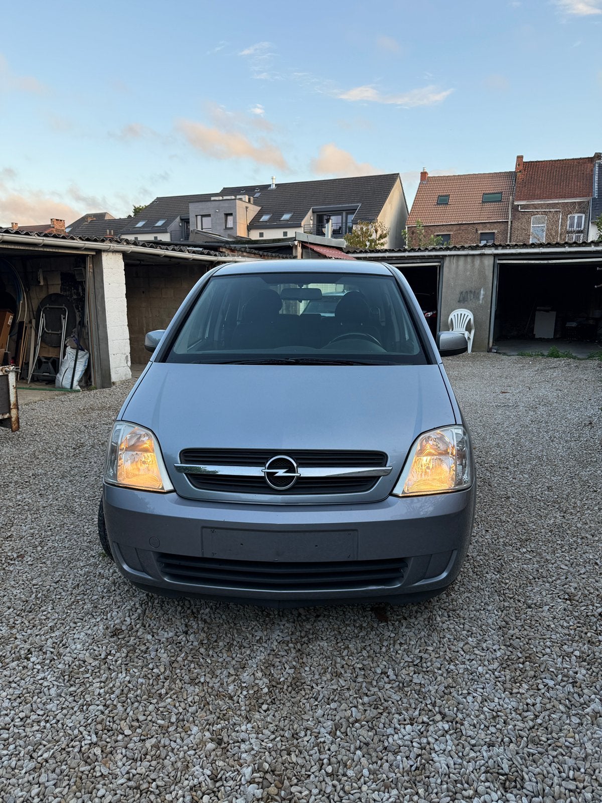 Opel meriva 2005 180 000km, Auto's, Bestelwagens en Lichte vracht, Zwart, Leder en Stof, 5 deurs, Euro 4