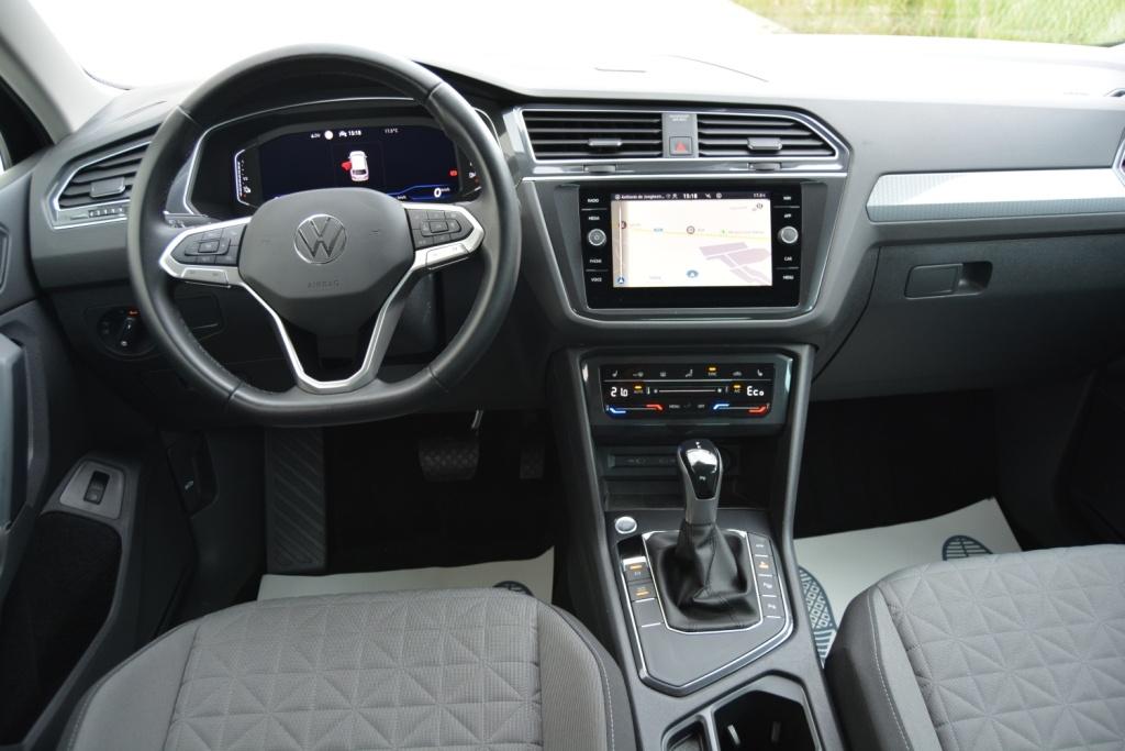 Volkswagen Tiguan eHybrid 1.4 245PK - Matrix/Adaptive cruise, Auto's, Volkswagen, Stof, 4 cilinders, Zwart, 5 deurs