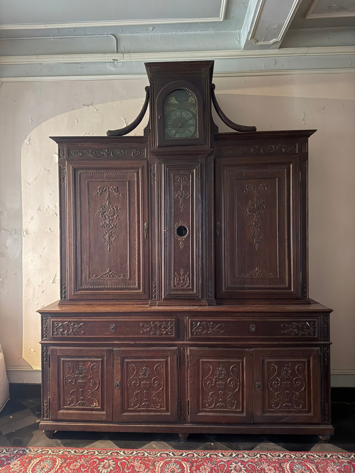 Armoire liégeoise 19e siècle, Enlèvement