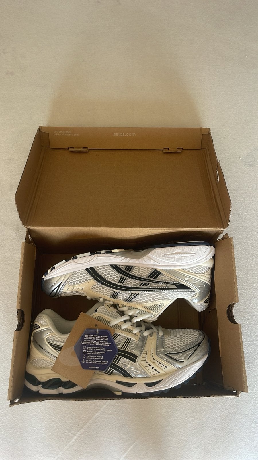 Paire d’asics kayano 14 with midnight taille 42, Neuf, Enlèvement ou Envoi, Blanc, Baskets