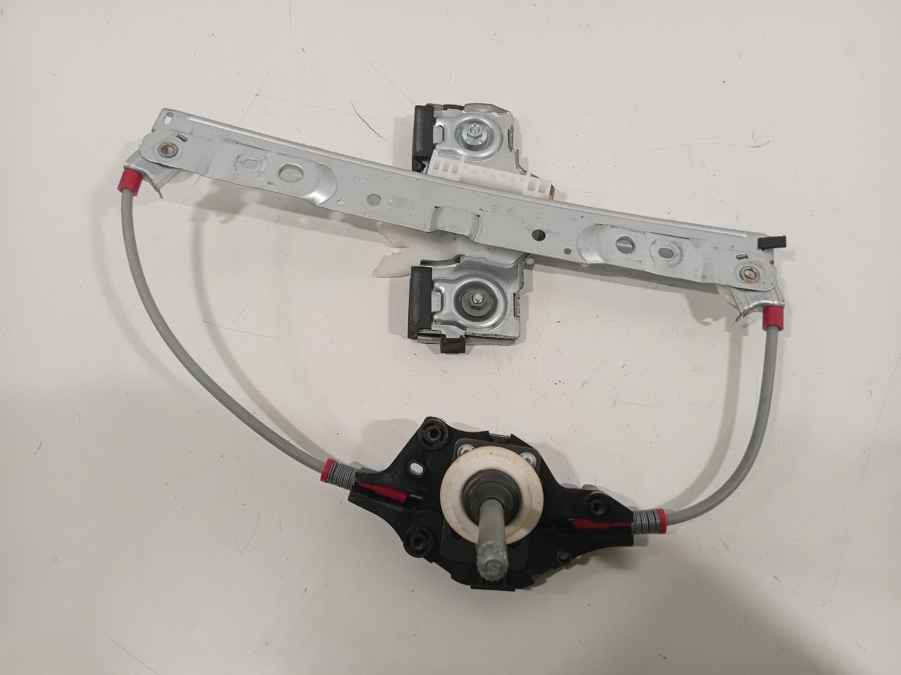 Raammechaniek rechts achter Ford Fiesta, Onderdelen@venauto.nl, Van der Ven Autorecycling B.V., Ettenseweg 76, 4706 PB Roosendaal, The Netherlands