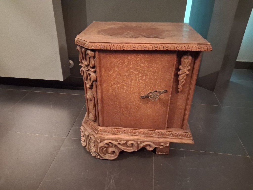 Vintage retro , kastje 46x54x38 cm 25 euro., Ophalen