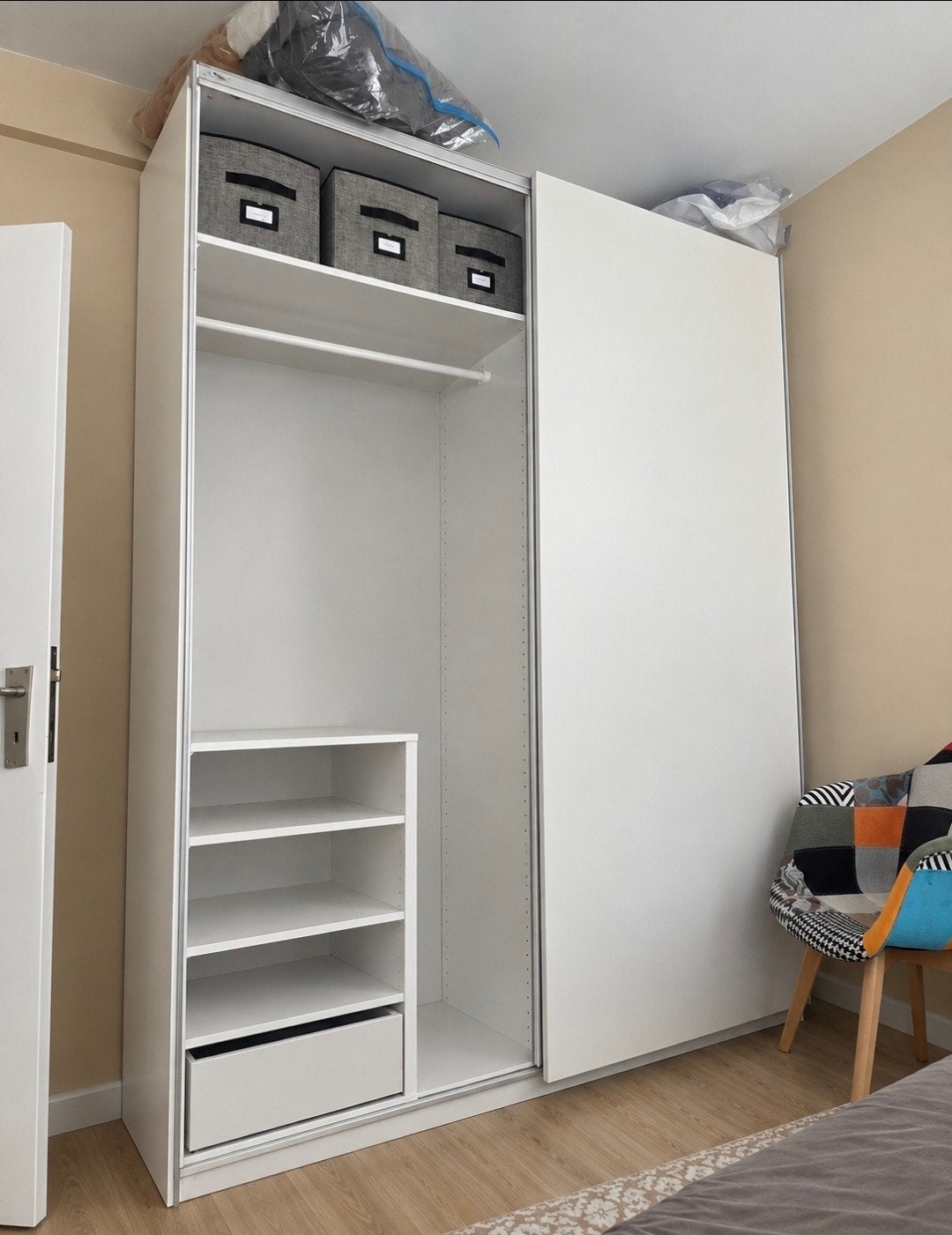 IKEA PAX Wardrobe with HASVIK Sliding Doors – €250, 200 cm ou plus, Comme neuf, Enlèvement, 200 cm ou plus