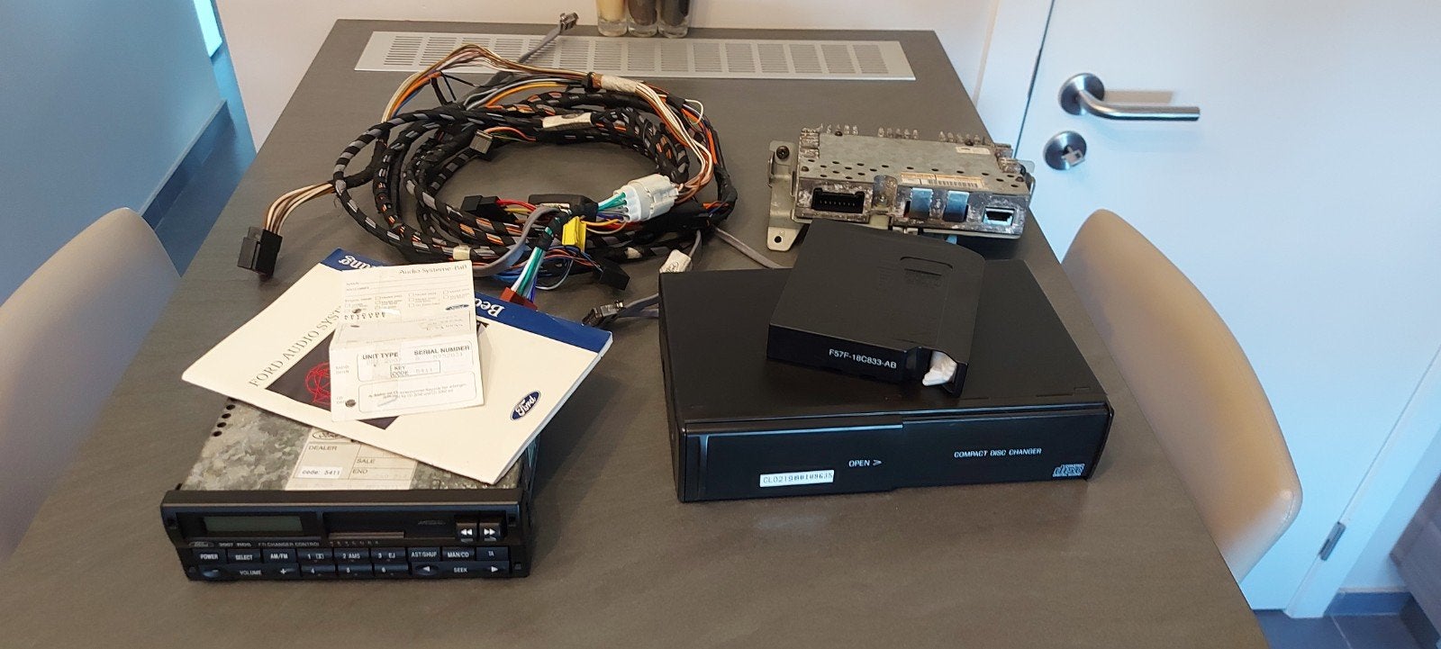 Ford radio/cassette/cd wisselaar Sound system, Auto-onderdelen, Ophalen of Verzenden, Ford