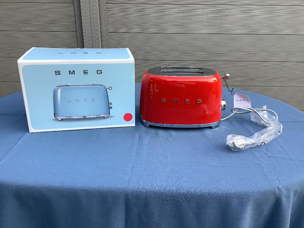 broodrooster Smeg rood, Ophalen, Nieuw, Uitneembare kruimellade