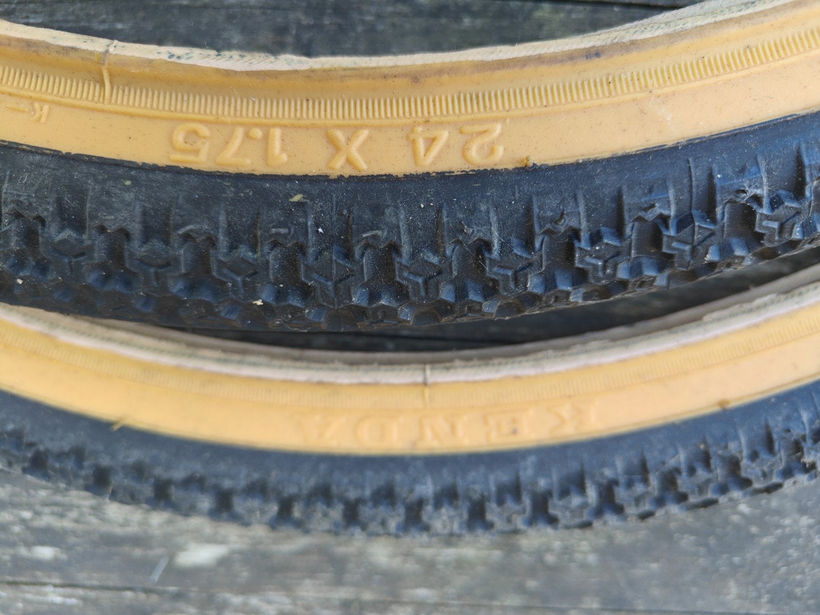 2 buitenband Kenda 24x1.75, Ophalen
