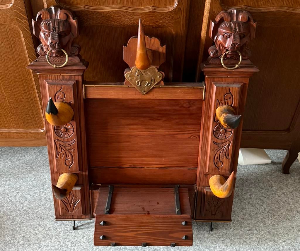 Vintage houten wandkapstop met jachthoorns, Enlèvement