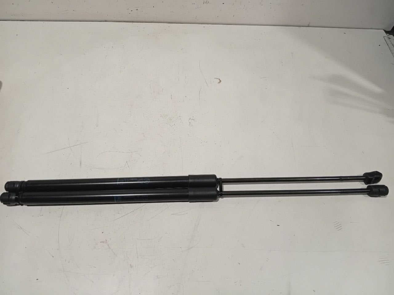 Gasdrukveerset achter Opel Astra, Onderdelen@venauto.nl, Van der Ven Autorecycling B.V., Gebruikt, Ettenseweg 76, 4706 PB Roosendaal, The Netherlands