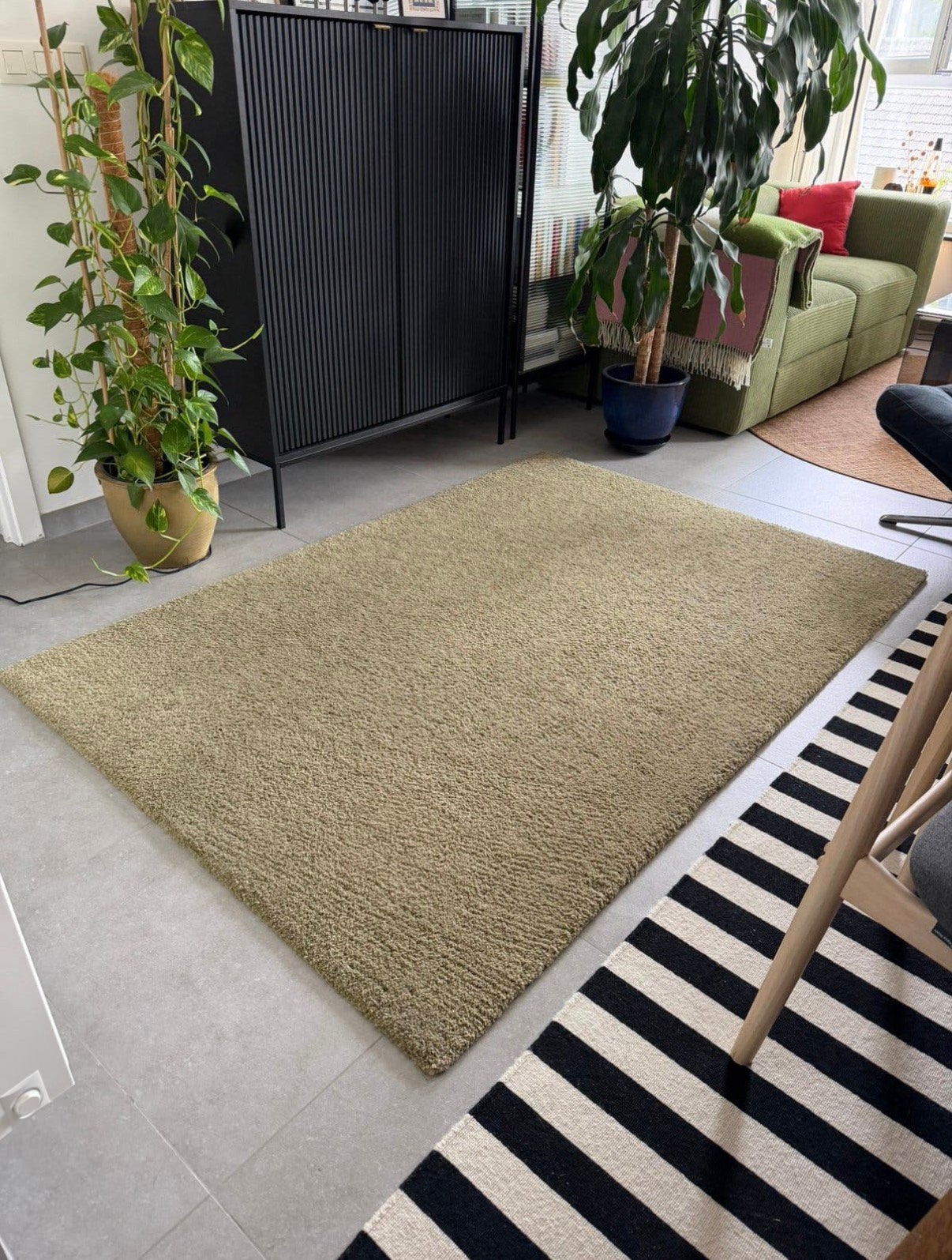 IKEA STOENSE groen laagpolig tapijt, Huis en Inrichting, Stoffering | Tapijten en Vloerkleden, Ophalen, Poils ras, 100 tot 150 cm