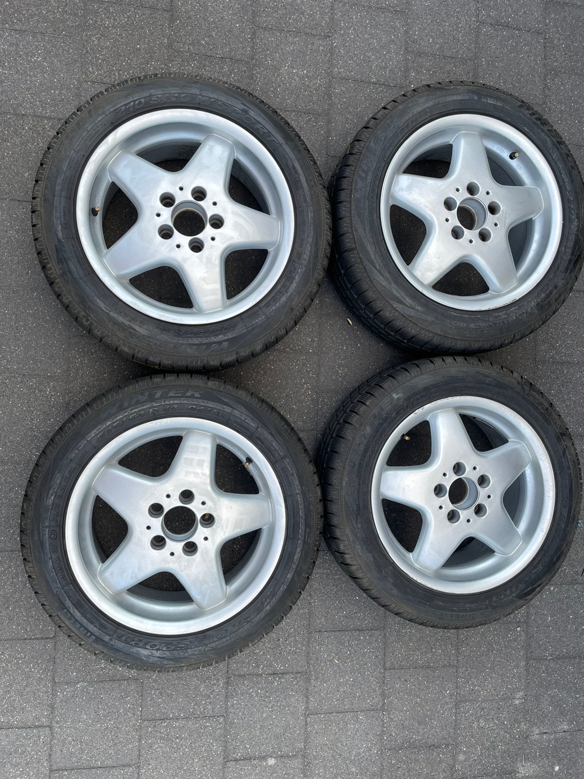 Mercedes velgen en winterbanden ET38, Auto-onderdelen, Ophalen, Velg(en), 16 inch, Nieuw