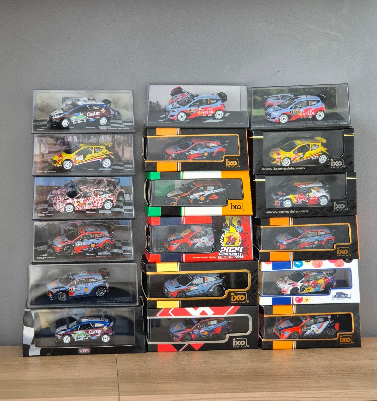 Lot 18 voitures wrc rallye 1/43 Thierry neuville 2010A2025, Enlèvement