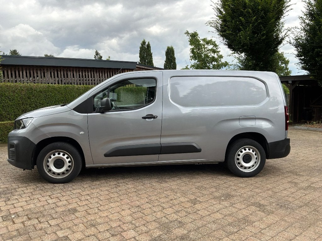 Peugeot partner*lichte vracht*L2* 2 zit .benzine, Voorwielaandrijving, Stof, 110 g/km, Parkeersensor