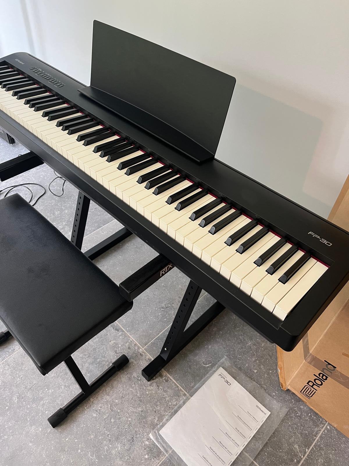 Roland Model FP30, Enlèvement, Comme neuf, Piano