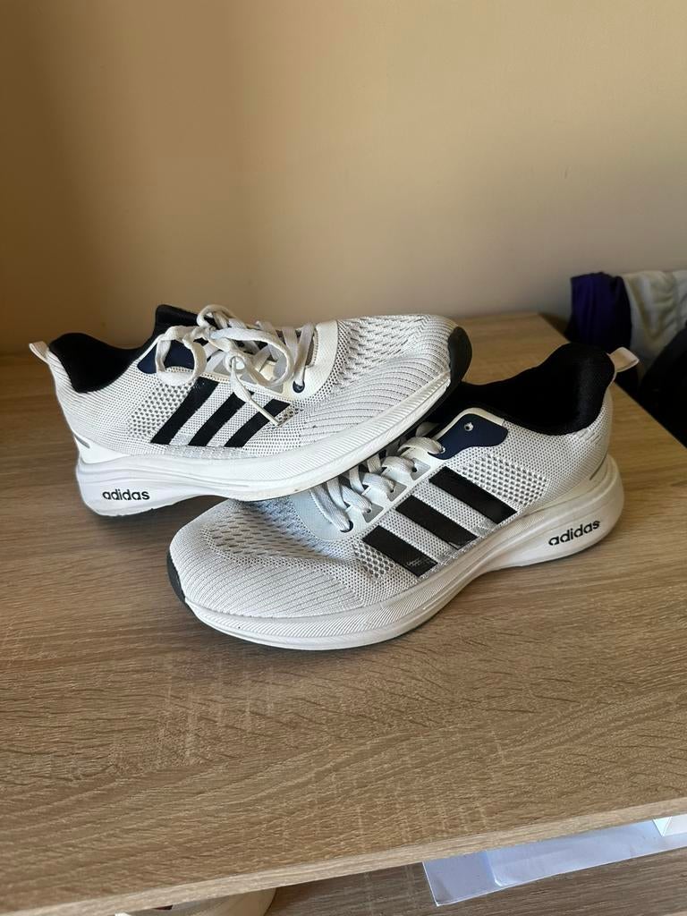Adidas sportschoene maat 44, Ophalen of Verzenden, Zo goed als nieuw