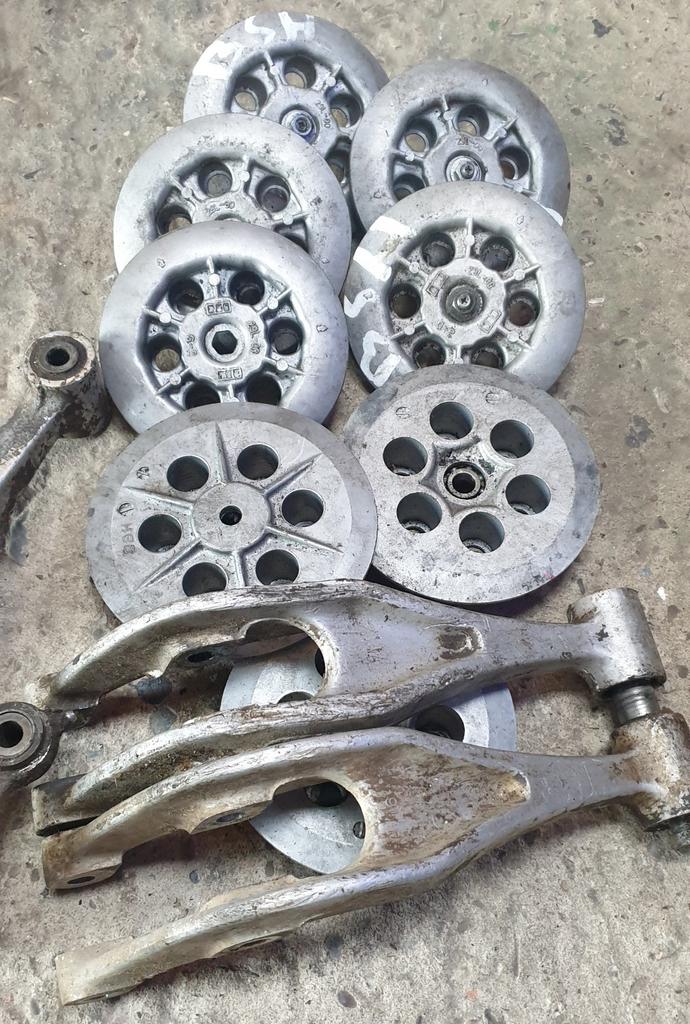 Yamaha Banshee 350, Motoren