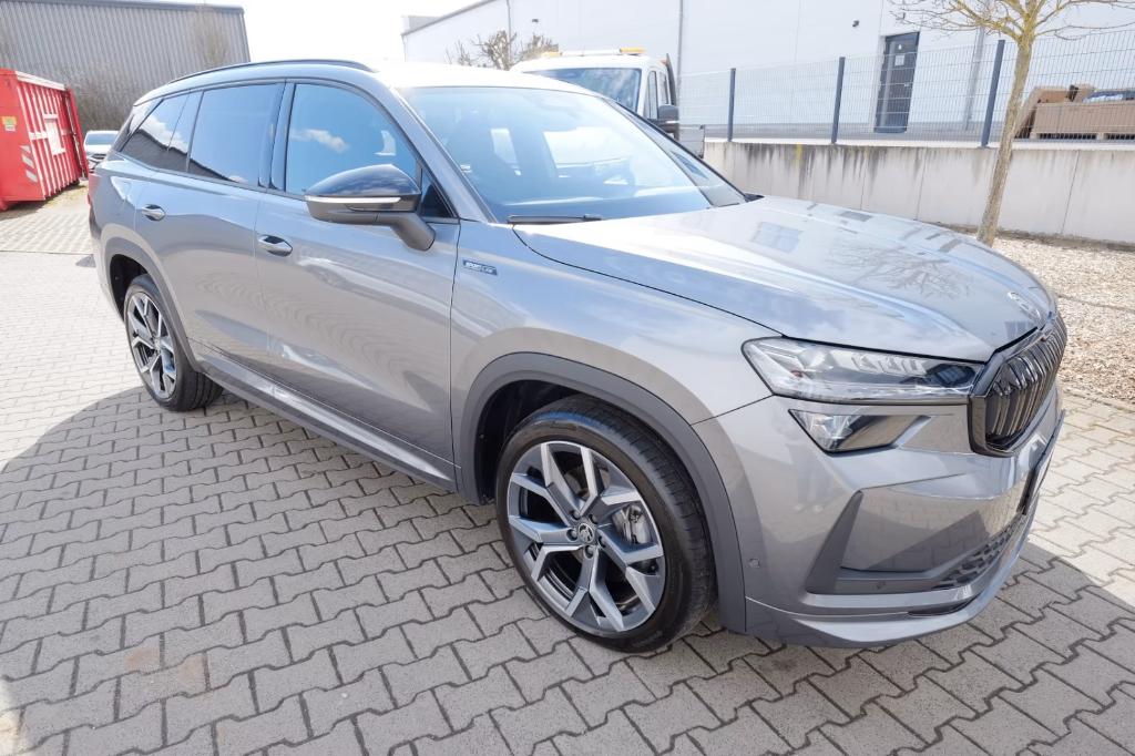 NEW KODIAQ MHEV 150PK SPORTLINE 7PL/TREKH/PANO/20/MATRIX-25%, Auto's, Skoda, 4 cilinders, Alcantara, 7 zetels, 5 deurs